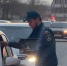 В Грозном сотрудники МЧС России раздали постящимся в месяц Рамадан финики и воду - МЧС