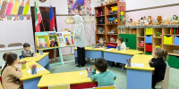 В старших группах воспитанников ГБУ “Курчалоевский ЦСПСиД” провели беседы на тему: “Герои Отечества” - Министерство труда, занятости и соцразвития